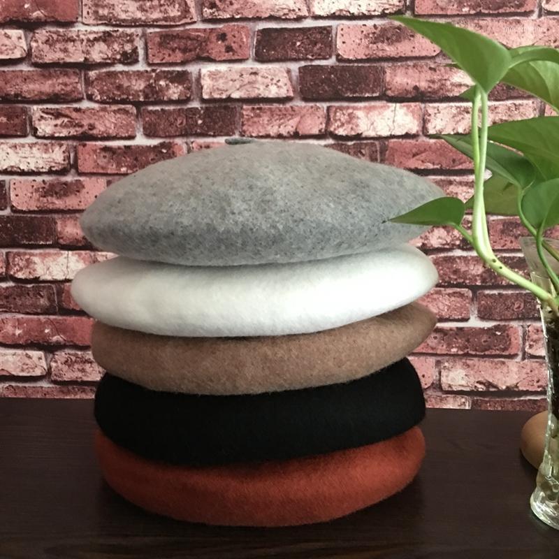 

Autumn and winter woolen young painter hat literary classic female duck tongue hat British Korean version of the wild light body1, White