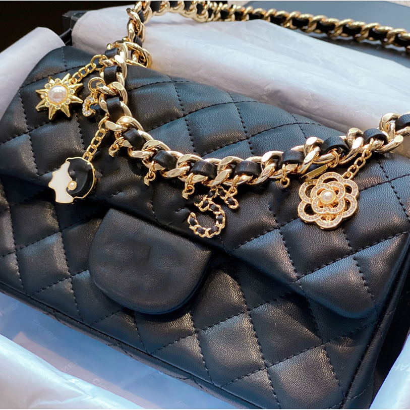 

2021 Early Spring Womens Bag High Quality Shoulder Bag Metal Diamond Badge Pendant Luxurys Designers Bags Messenger Bags Free Shipping, Black