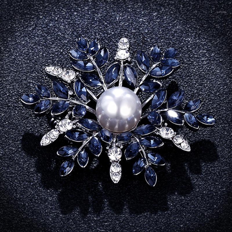 

New Fashion women's big brooch ladies snowflake imitation pearl rhinestone crystal wedding brooch pin jewelry Ms Christmas gift1