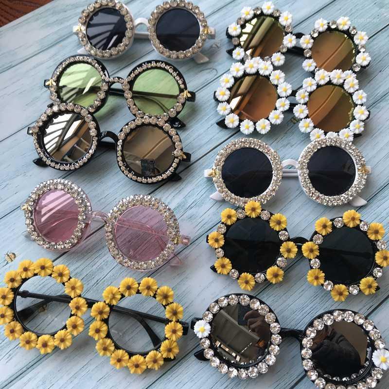 

2020 M16 Gorgeous Women Sunglasses Crystal Diamond Handmade Round Eyewear UV400 Mirror Lens Flower Design Summer Sun Glasses1