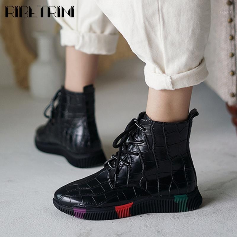 

RIBETRINI Cool Classic Fretwork Ankle Shoes New Brand Rainbow Lace Up Women Boots 2020 Low Heel Platform Boots1, White