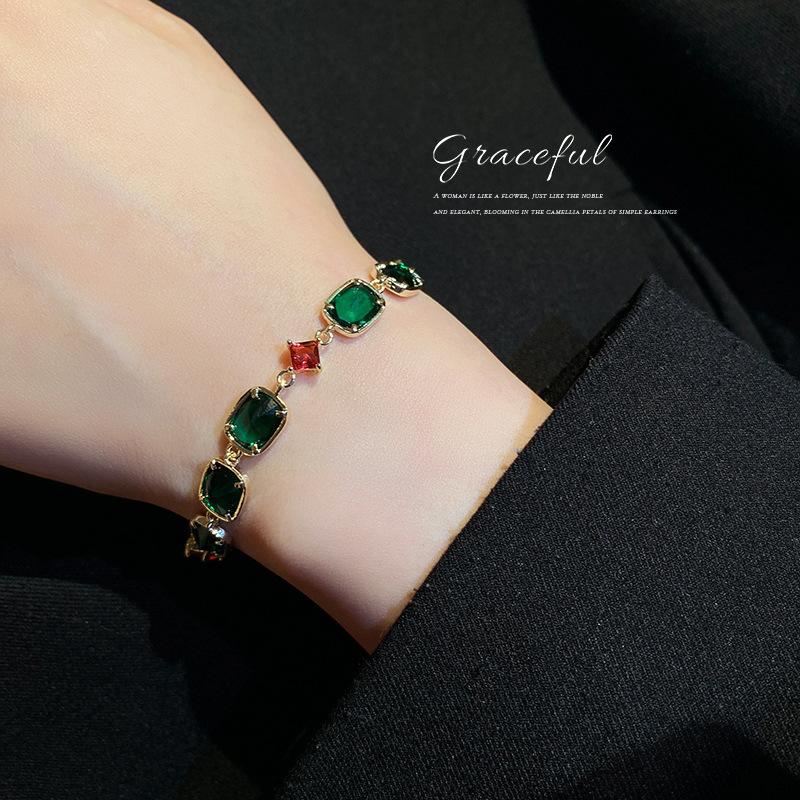 

Charm Bracelets Ladies Bracelet Gold Plated Diamond-encrusted Emerald Korea Ins Niche Mori Luxury Jewelry