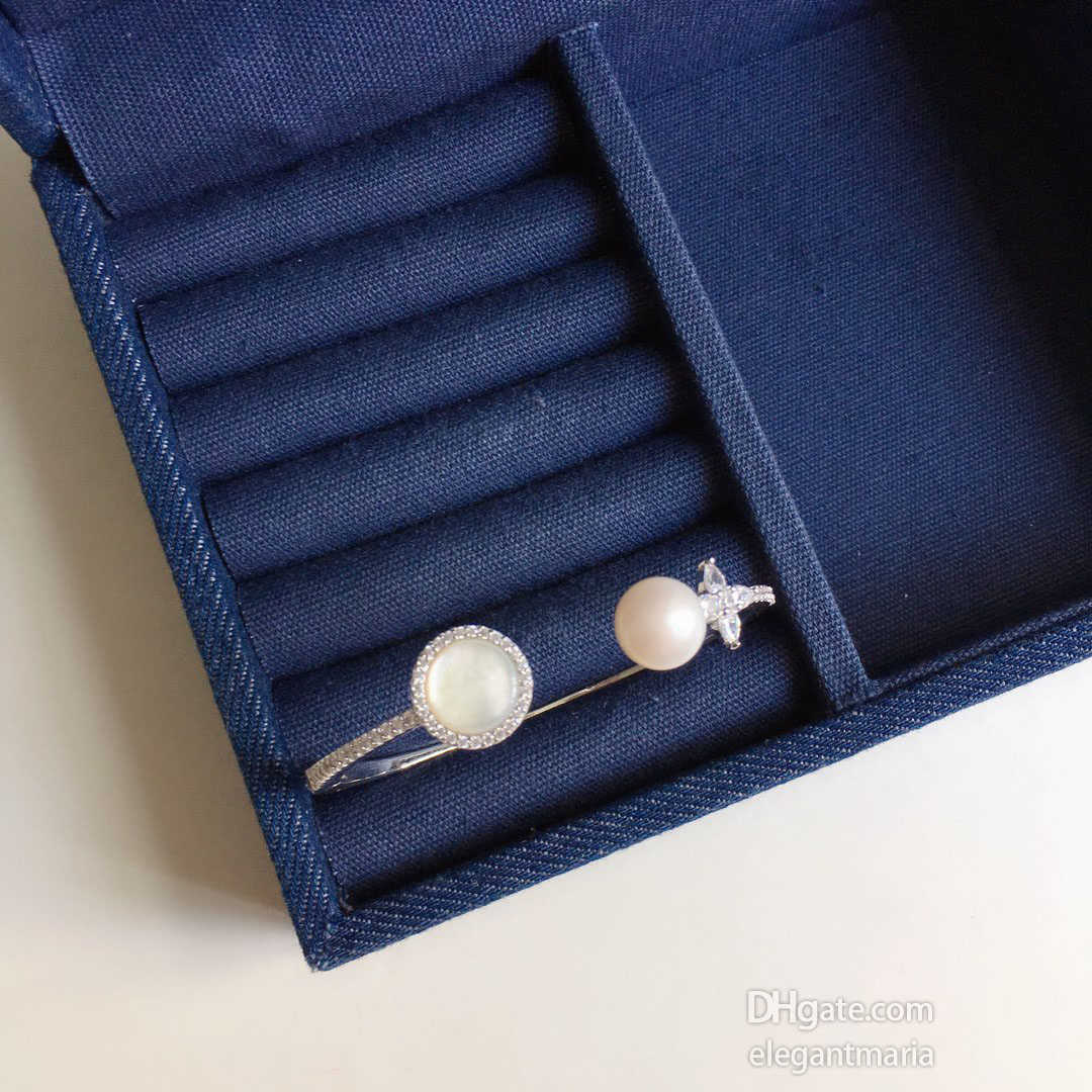 Jewelry Bracelet Bangle Watch Double Pearl Opening Full Diamonds It Is Classic to Match with Earring Necklace of the Same Series-image-747443350