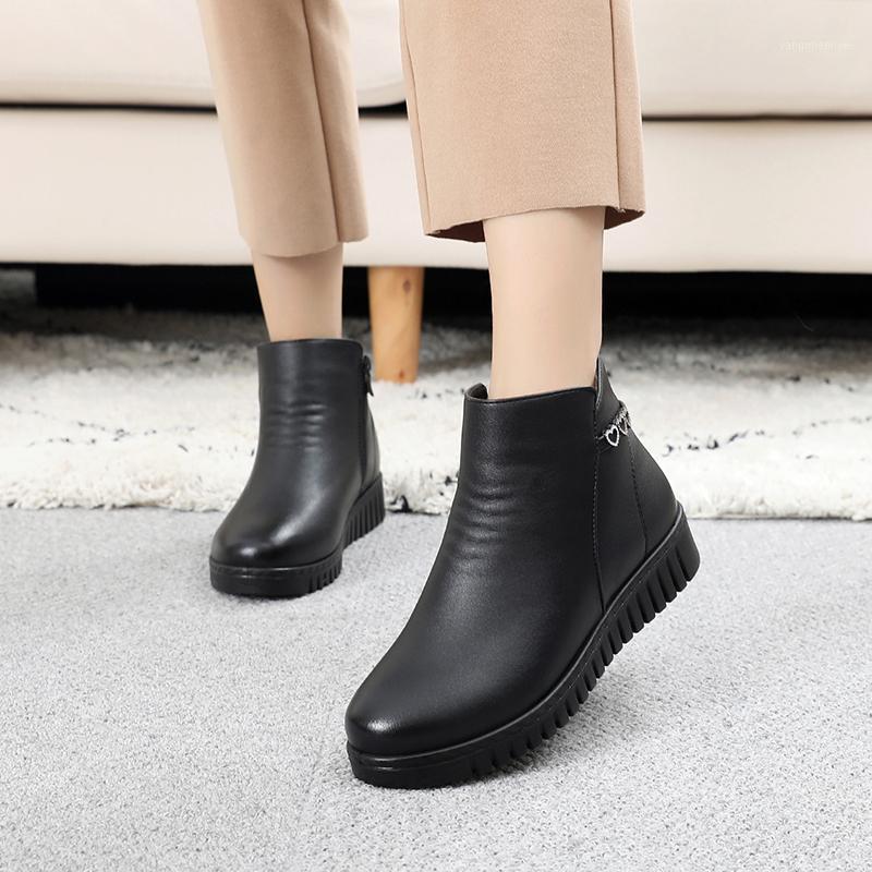 

Winter soft-soled outdoor leather shoes for the elderly middle-aged plus velvet warmth non-slip and ankle women's snow boots1, Black