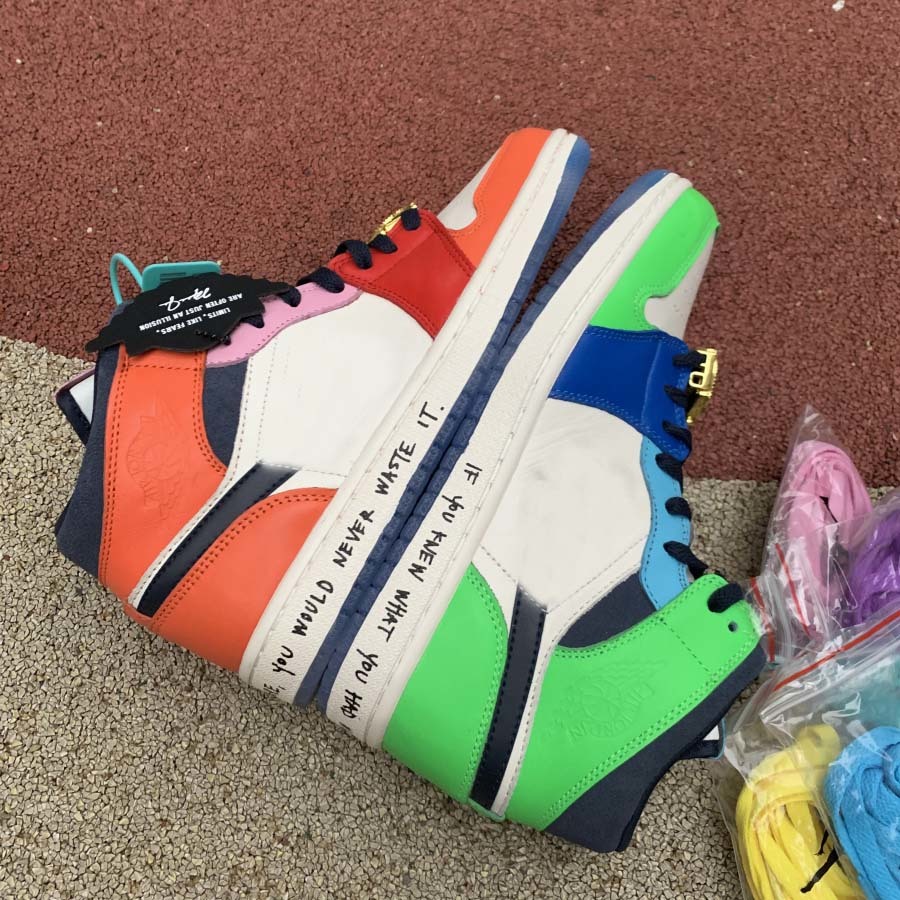 

Golf shoe Jumpman 1 High OG 1s Mens Basketball Shoes Bred Patent Heritage Seafoam University Blue Hyper Royal Obsidian Twist Rebellionaire Men, Shown