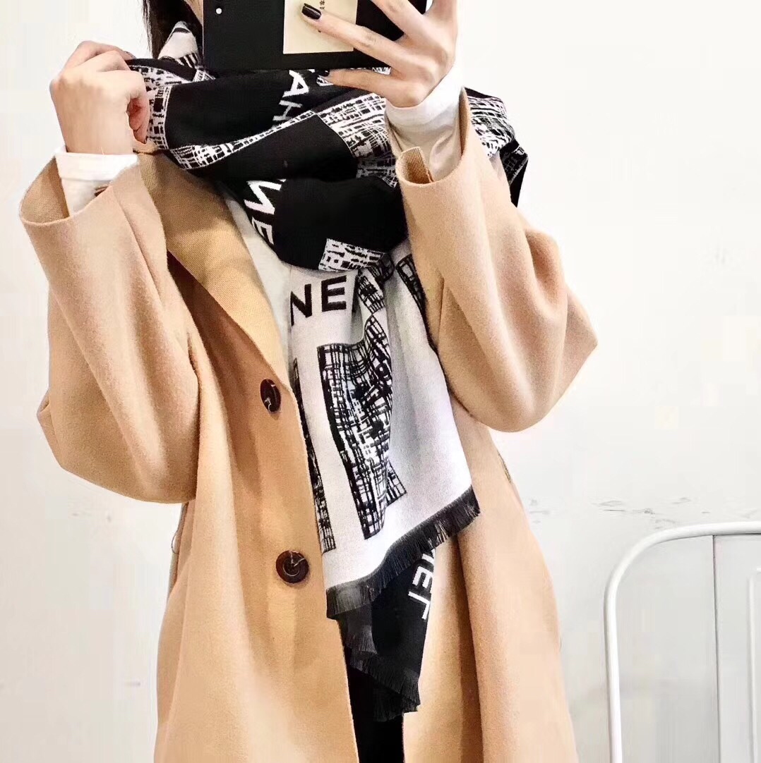 

2019 Europe and America's latest super quality women's scarf winter rectangular silk cotton scarf woman