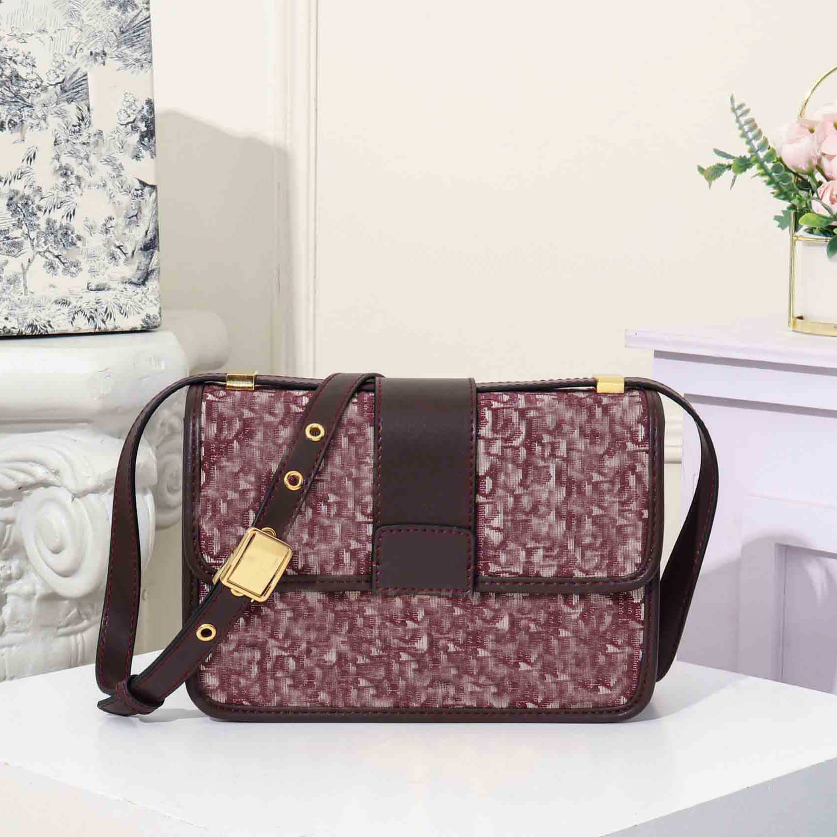 

Hot Shoulder Bags Fashion Messenger Bag Top Leather Canvas Material Shoulder Bag Printed Letter Decoration Messenger Bag Fashion Style, Box