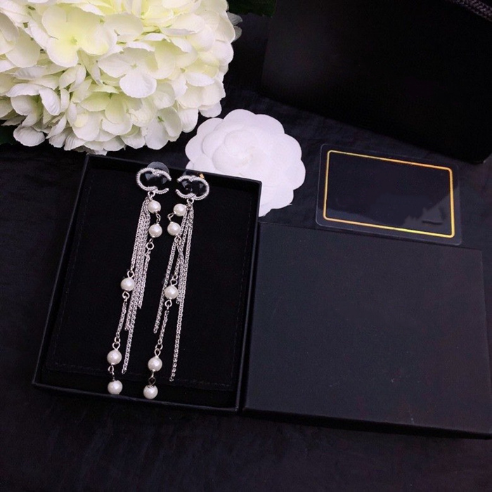 

Fashion brand top version designer gold Letter Pearl earrings for women wedding party lovers Christmas gift holiday jewelry with box, White
