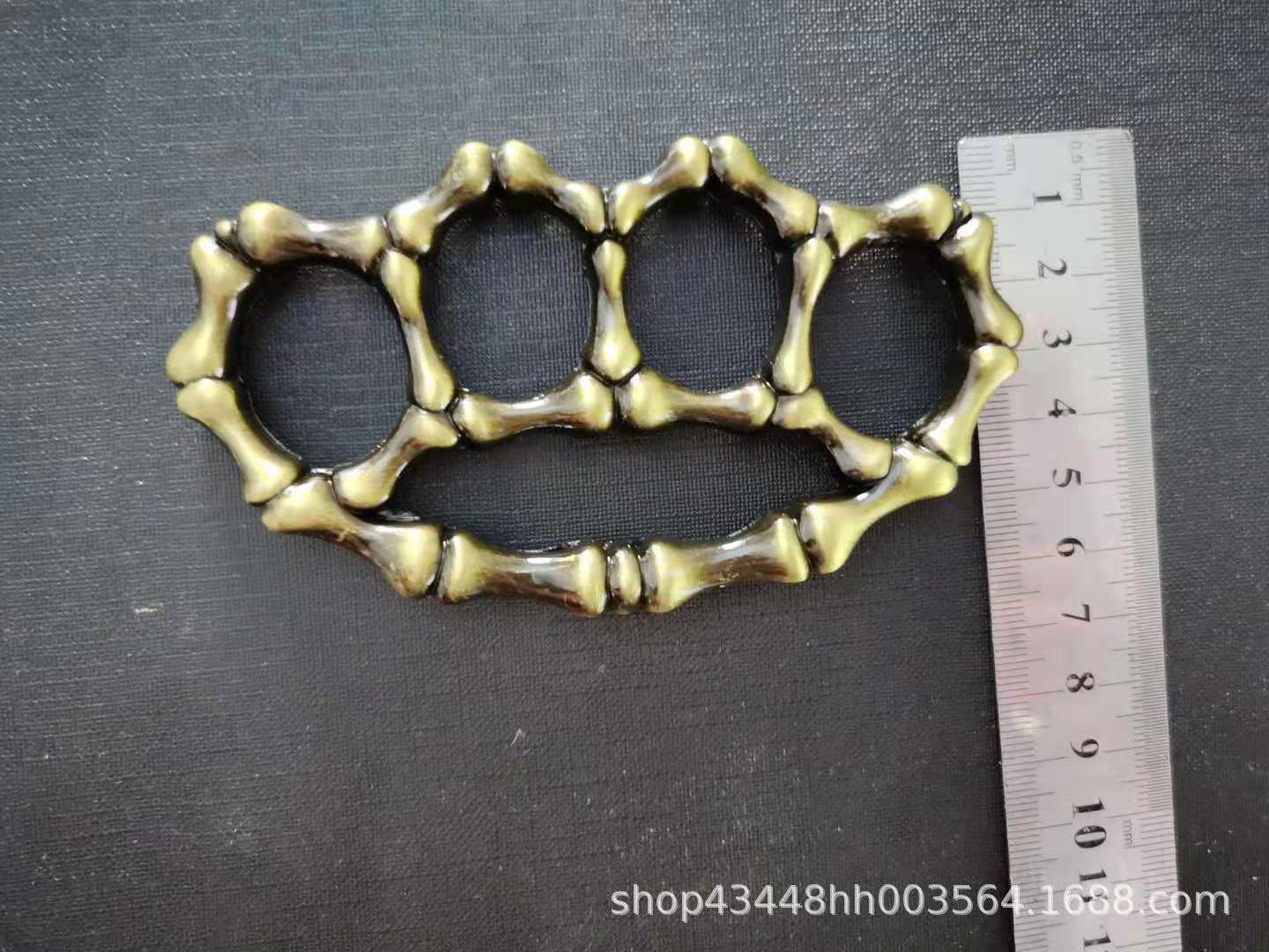 

Legal self-defense weapon finger tiger point finger ring hand clasp fist defensive weapon tiger ring fist ring iron four-fingered hand suppo