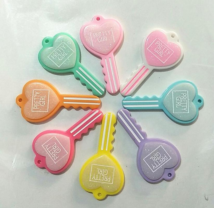 

20/50pcs Kawaii Colorful Pretty Girl Heart Key Resin Charms Pendant For DIY Keychain Making Craft