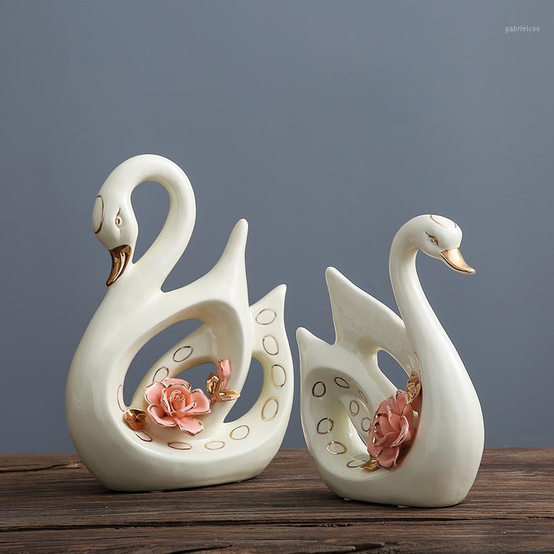 

Home decoration maison creative accessories modern living room TV wine ceramic red and white swan crafts wedding vases for home1