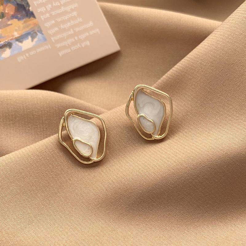 

Stud Factory Direct Sales Of Japanese And Korean Oval Painting Oil Earrings Creative Irregular Geometric Wholesale