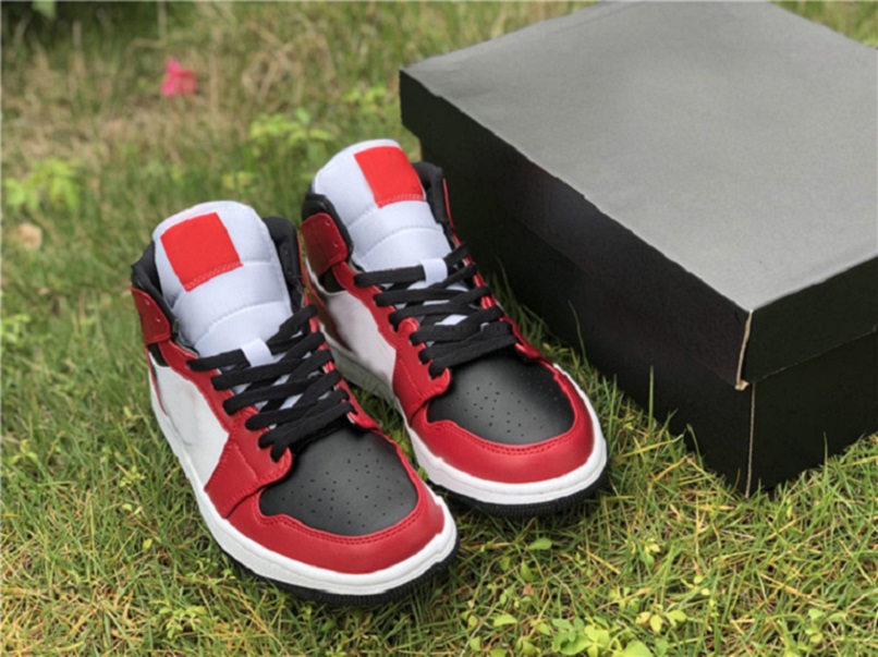 

Hot 2021 Bred 1 Chicago Black Toe kids shoes for sale With Box Tie Dye Basketball shoe store