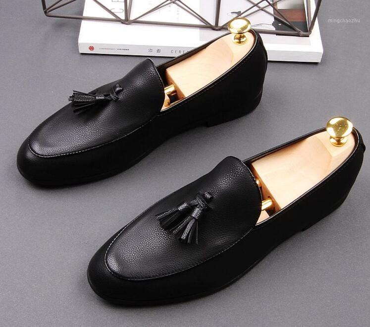 

Luxury Men's black Tassel pendant slip-on Loafer flats Shoes Fashion Designer Man Trending wedding dress prom Casual Shoes1