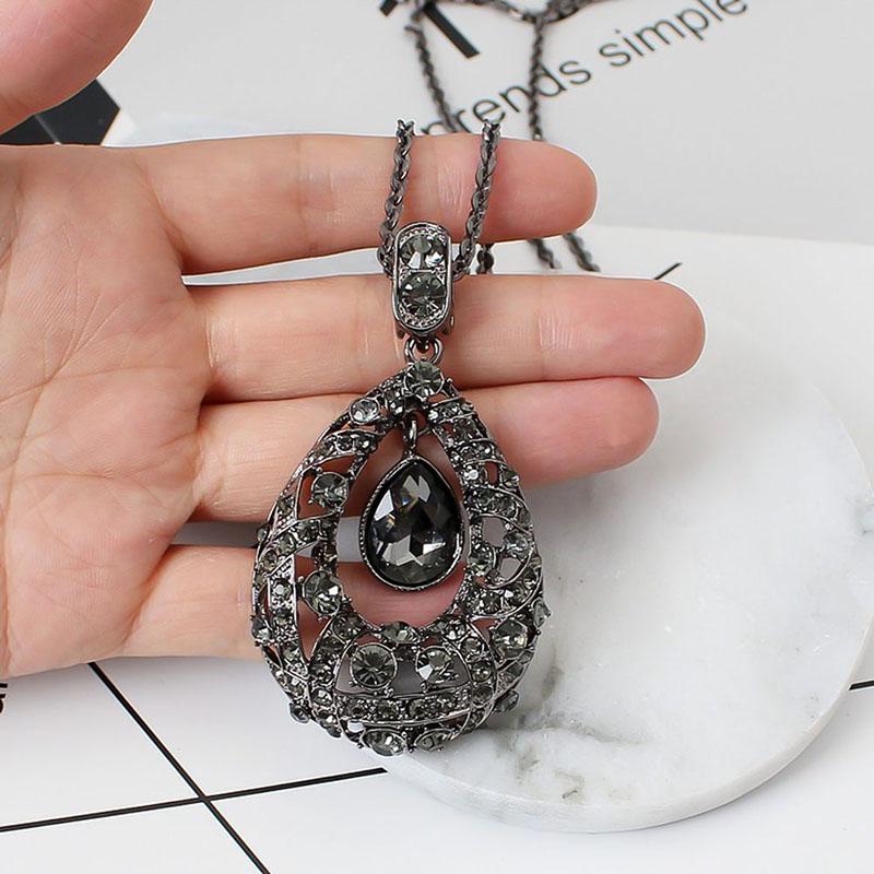 

Korean Version Of The Wild City Drop Of Love Crystal Necklace Female Winter Sweater Chain Hundred Matching Pieces