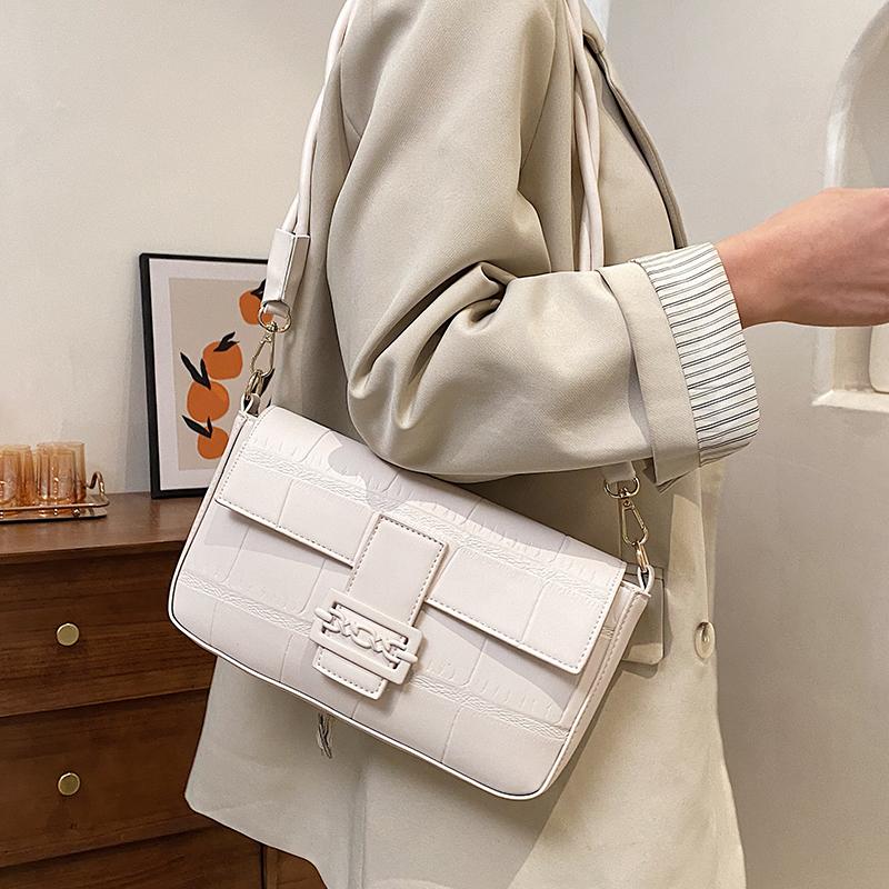 

Trend Weave Shoulder Strap Bag with Lock Luxury Women Alligator PU Handbag Chic Elegant Female Holiday Diagonal Tote Bags Bulsos, Black