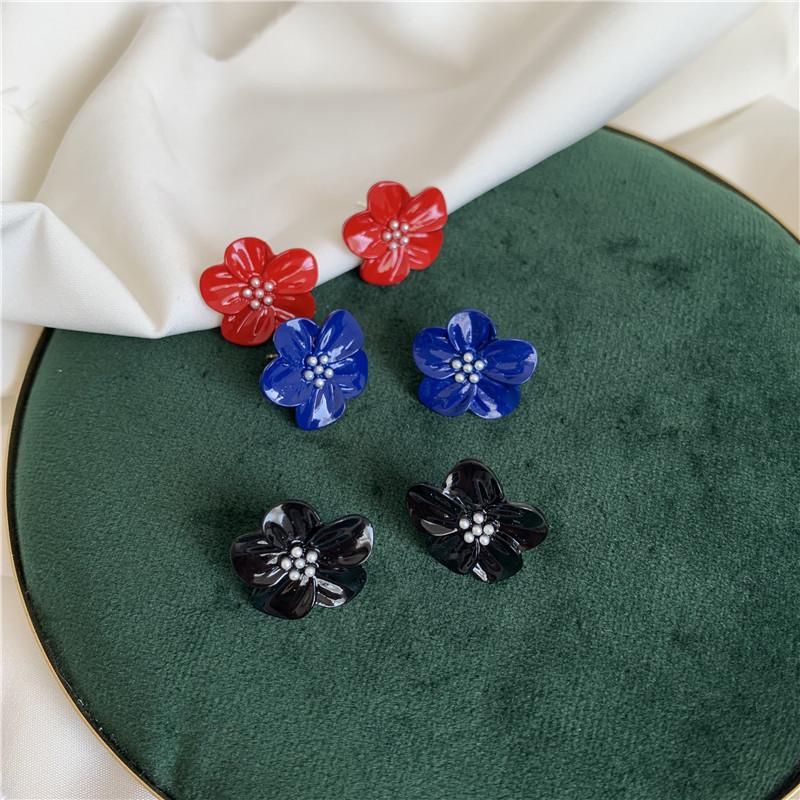 

3 Color New Design Flower Stud Earrings Painted Small Pearl Cute Korean Design Red Fashion Jewelry For Women