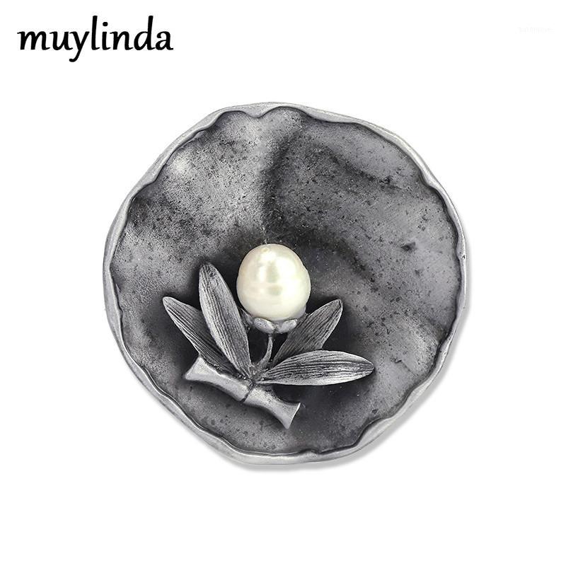 

Muylinda Big Metal Flower Brooches Vintage Freshwater Brooch Pin For Women Banquet Party Pins And Brooches Jewelry1