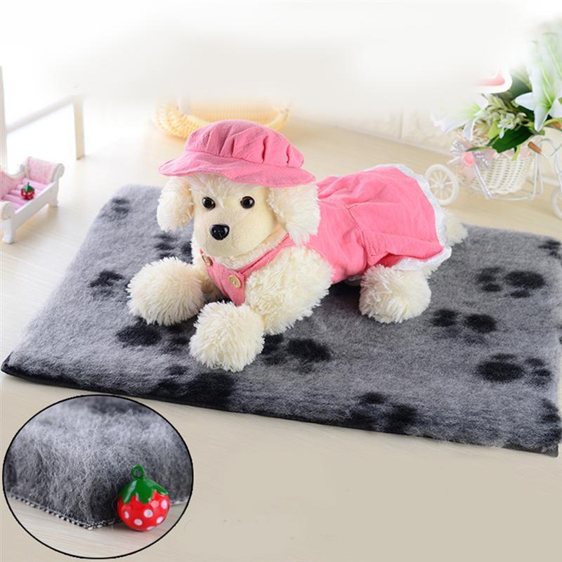 

Warm Pet Mat Comfy Print Cat Dog Puppy Fleece Blanket Non Slip Bed Cushion Sheet(Footprint Carpet,L)1