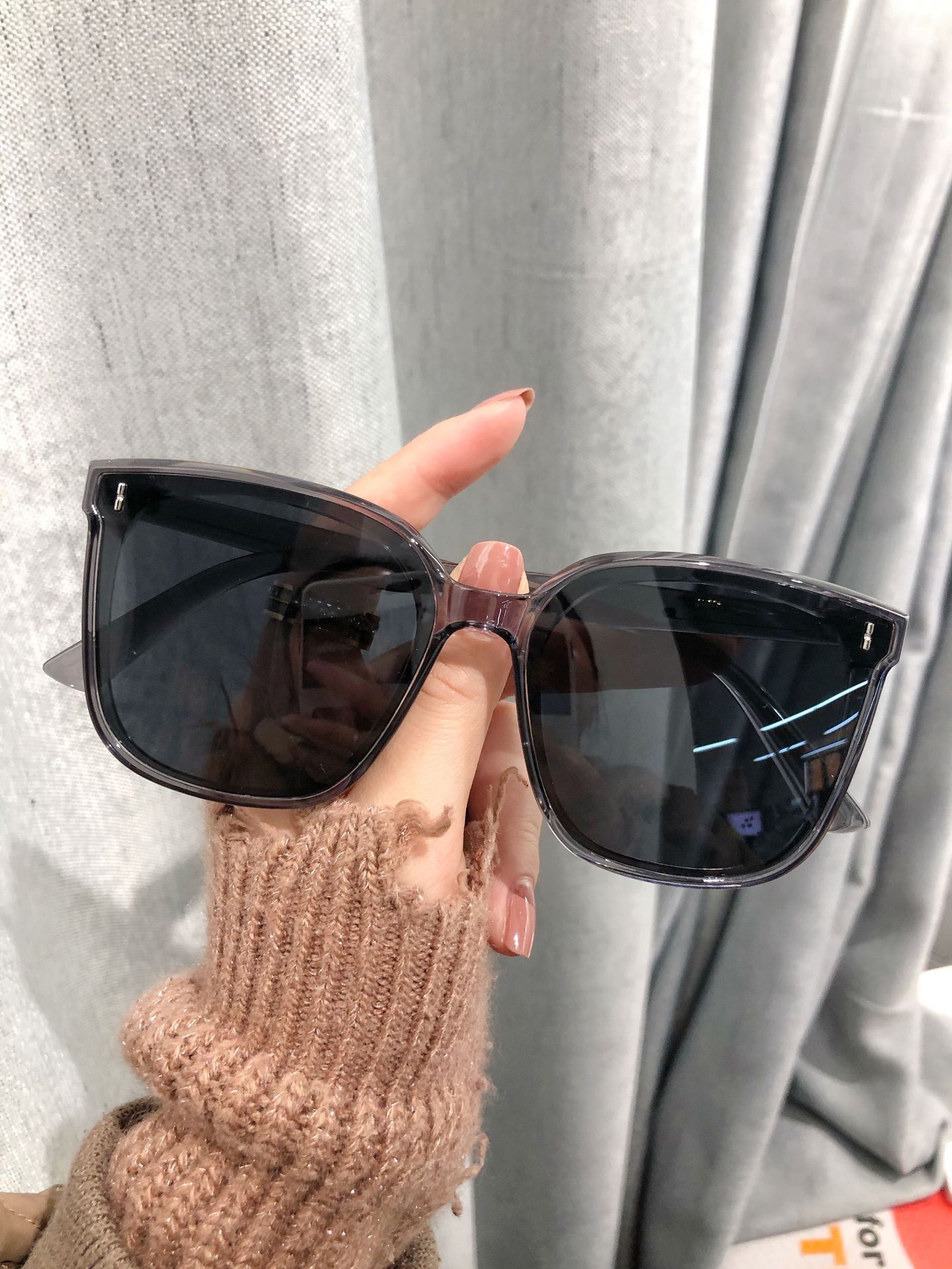 

Women Sunglasses non brand Fashion style Sunglasses Pilot Des Lunettes De Soleil for Mens Womens Eyeware With Top Quality Case