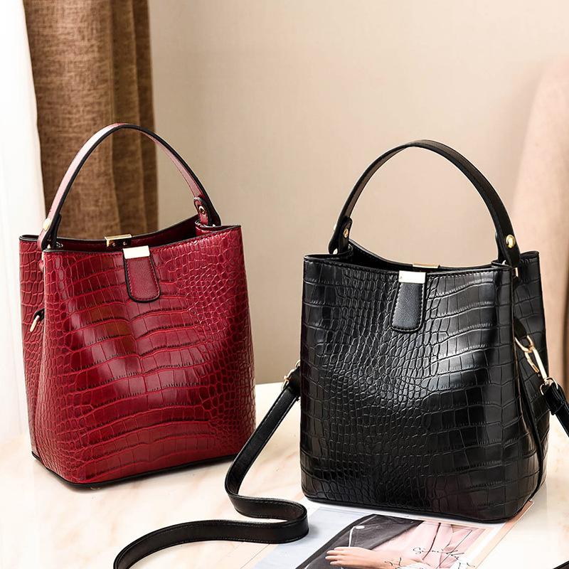 

luxury handbags Bucket Bags Women Pattern Handbag High Capacity Casual Crocodile Shoulder Messenger Bags Ladies, Black