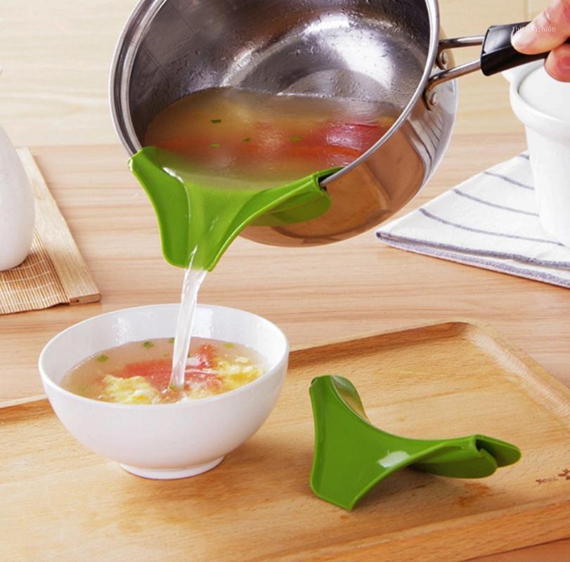 

Kitchen Creative Anti-spill Funnel Multi-function Silicone Slip On Pour Soup Spout Funnel for Pots Pans Bowls Jars Kitchen Tools1
