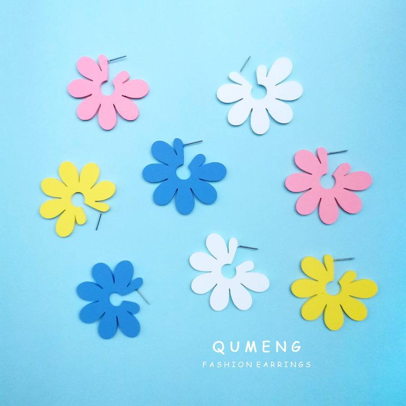 

Personality 2020 korean New Elegant Cute acrylic Flower Hoop Earrings For Women Geometric Circle candy color sweet earrings Jewe