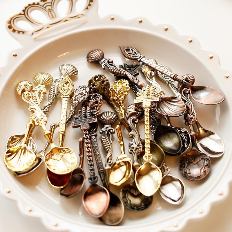 

5PCS Dessert Spoons Vintage Royal Coffee SpoonTeaspoon Metal Carved Fruit Snack Spoons For Kitchen Dining Bar Flatware Cutlery1