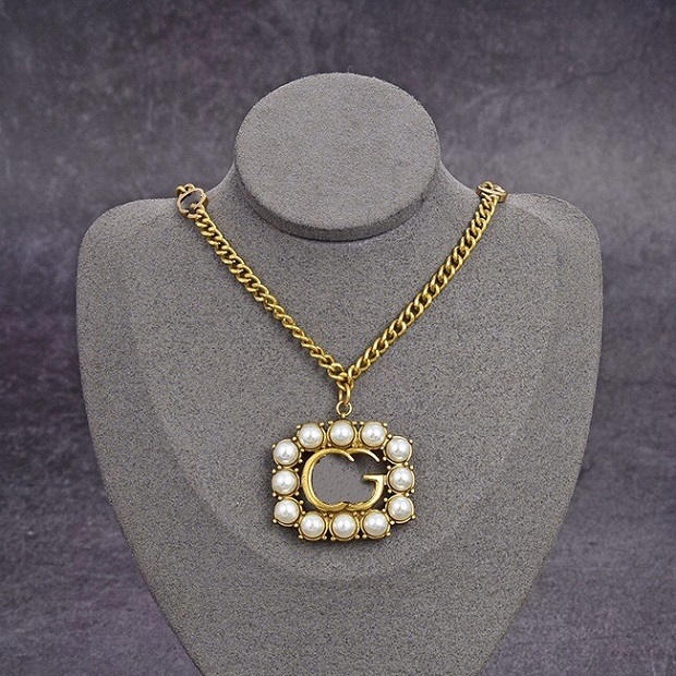 

Luxury Designer Jewelry Women Necklace Pearl Pendant Necklaces with letter stamp Brass retro gold bracelets and chains fashion jewelry