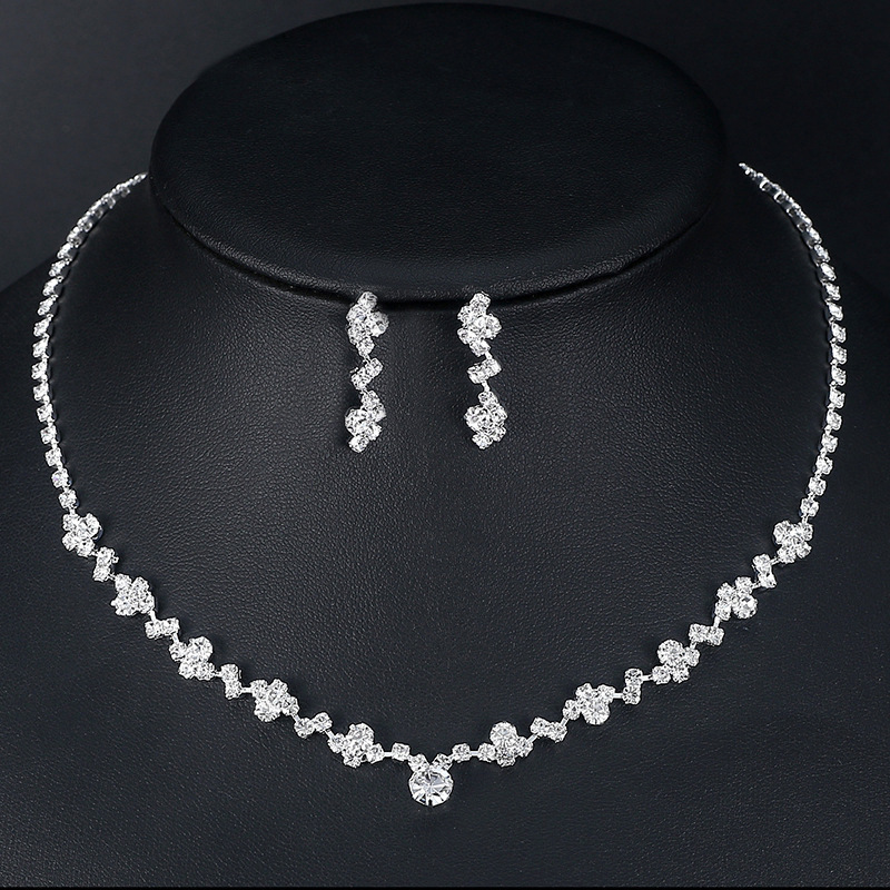 

Fashion Sparkly Crystals Bridal Jewelry Sets Silver Rhinestones Earrings Necklace Women Jewelry Wedding Prom Ladies Accessories Gifts For Anniversary CL0890