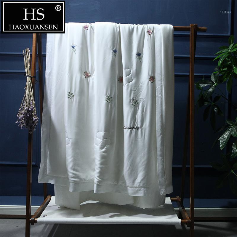 

400 Thread Count 100% Tencel Fabric Quilt Air Condition White Comforter Soft Thin Embroidery Quilts Adult Bed Cover Queen King1