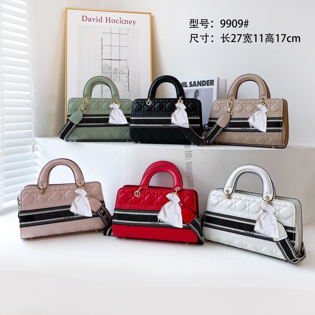 

Women Shoulder Bag Luxury Handbags 2022 New Womens Hand Embroidery Princess Net Red Fashion Trend Letter Messenger Bag Supsneaker, Boxes