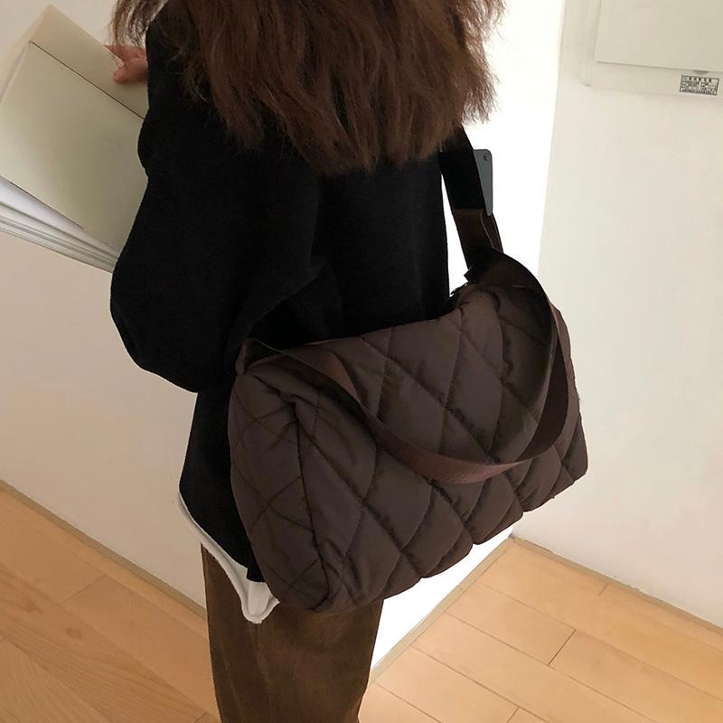 

Simple Design Small Bag 2021 Winter Fashion High Quality Women's Designer Handbag High Capacity Shoulder Crossbody Purses, Black