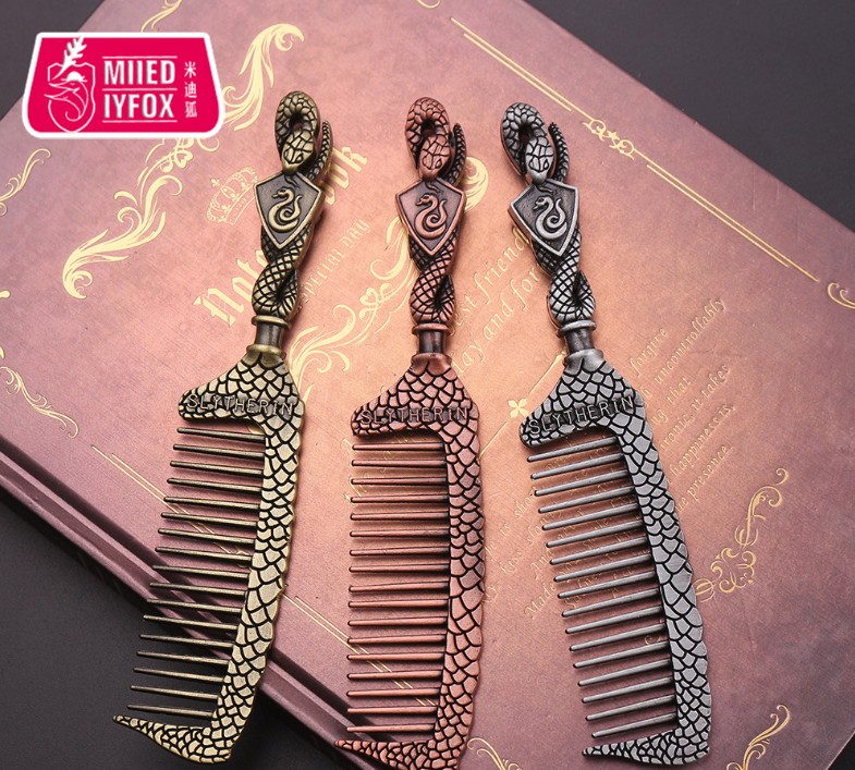 

Free Shipping Hogwarts slytherin Combs Salon Barber Comb Hair Care Styling Tools Movie Jewelry 's magic school hair comb barber