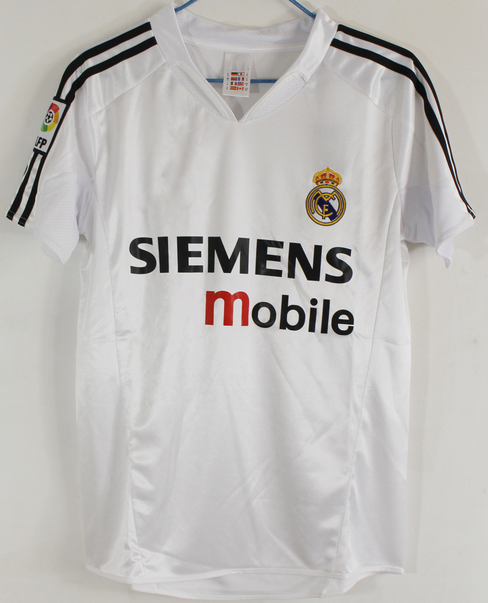 

2004/2005 Retro Real Madrid home ZIDANE #5 Short Sleeves Mens Soccer Jerseys BECKHAM RONALDO#9 CARLOS RAUL Football Shirt, Black;yellow