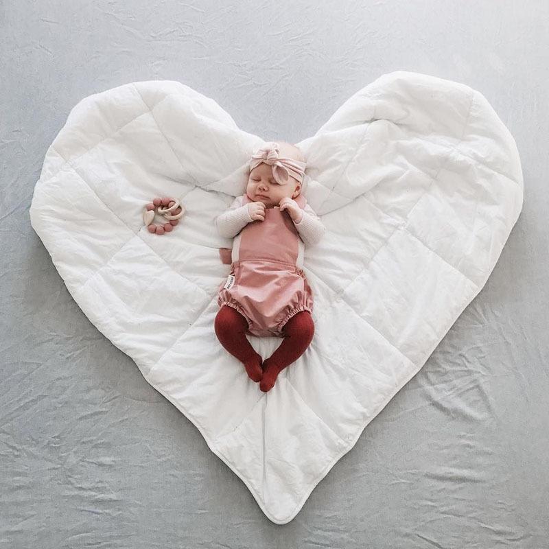 

Heart Kids Floor Mats Blanket Cotton Chilren Padded Mat Love Carpet Play Rug Kids Room Decoration Sleeping Mat, White