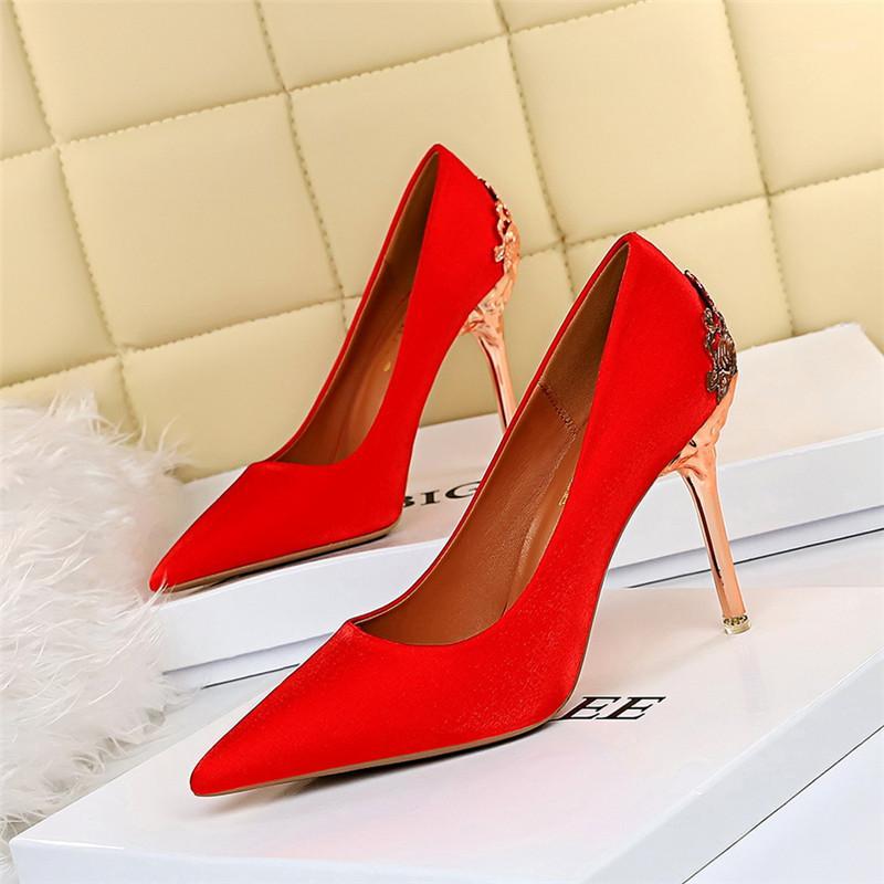 

Metal Carved Thin Heel High Heels Pumps Women Shoes 2020 Sexy Pointed Toe Ladies Shoes Fashion Candy Colors Wedding Woman1, Black