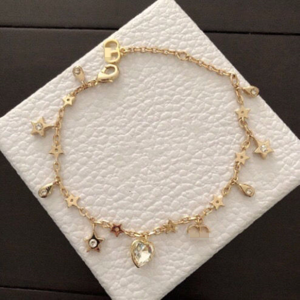 

Love star bracelet multi-element bracelet every accessory is the classic elements of the whole tie-in tassel effect free shipping