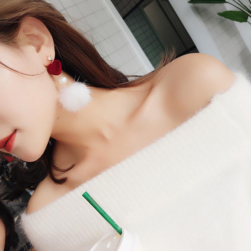 

Large Fur Pompon Balls Heart Imitated Pearl Rhinestone Long Fashion Stud Earrings For Women Drops Pendant D'oreille