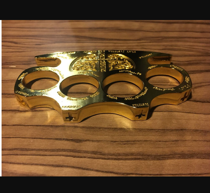 

High Hardness Hell Detective Constantine Brass Knuckle Outdoor EDC tools Knuckles Duster Buckle Break window Self-Defense tool3543