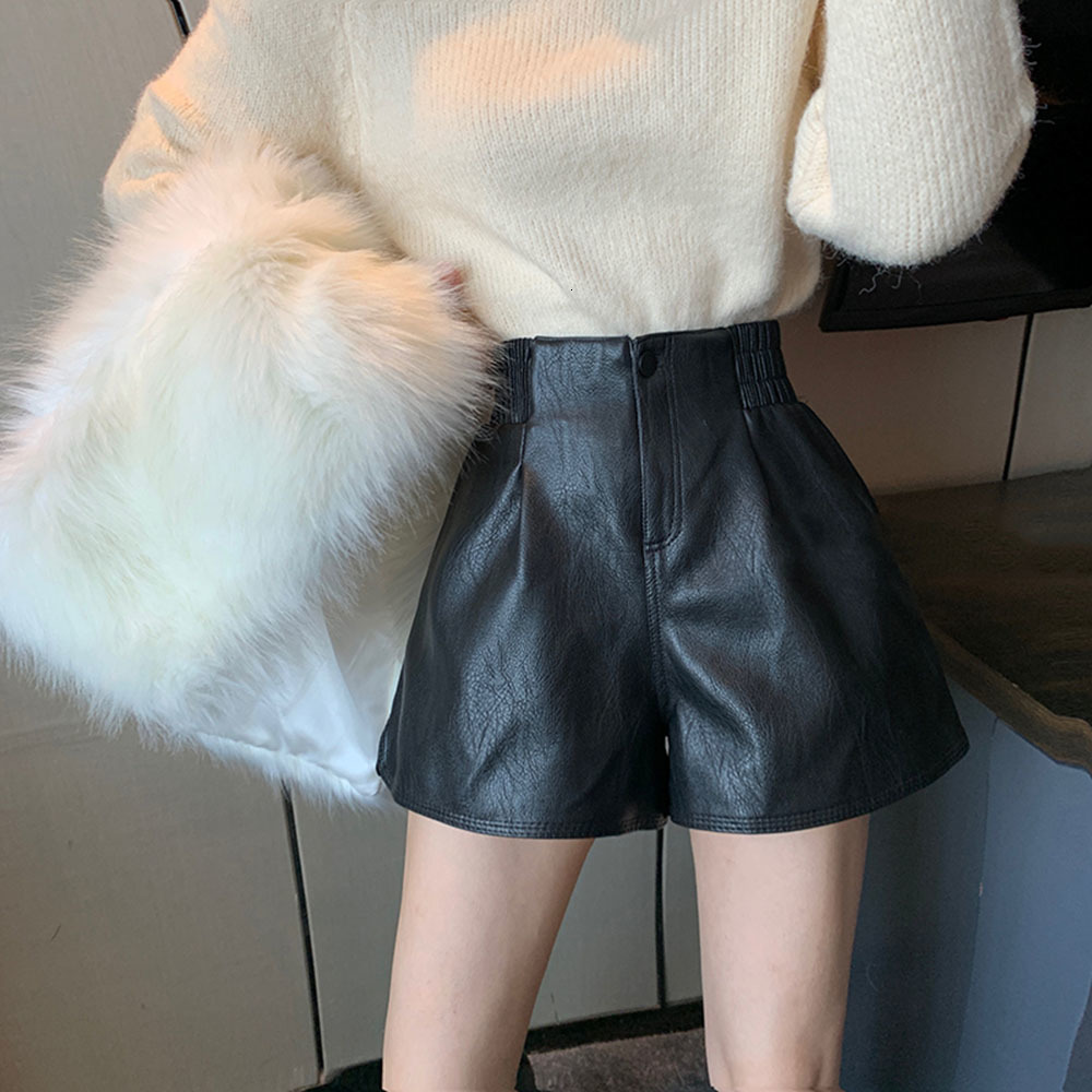 

2021 New Shorts 7L7V, Black