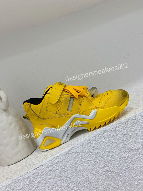 

2021Trainer Black Walking Sneakers Men Women Black Red Casual Shoes Fashion Paris Sneakers zd201117, 01