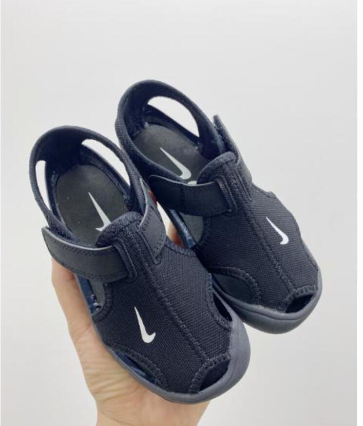 1429 2 pairs 20220308-image-755824361