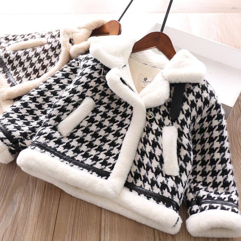 

Winter Baby Girls Lapels Velvet Coats Wholesale