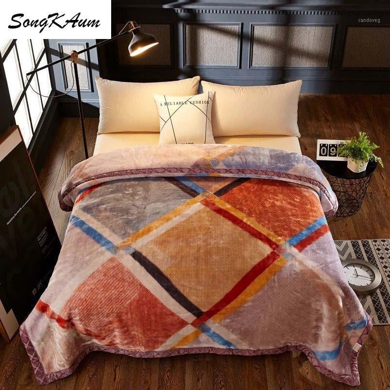 

SongKAum New Style Raschel Double Comforters Blanket Winter Thicken Keep warm Quilt student dormitory Duvets Queen Full Size1, Style 7