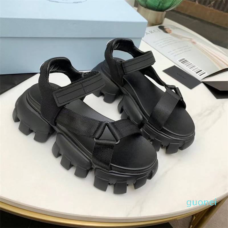 

2022 Designer Latest Brand Sandals Women Goth Platform Velcro Flat Sandal Cloudbust Thunder Patent Leather Cross Slippers Canvas