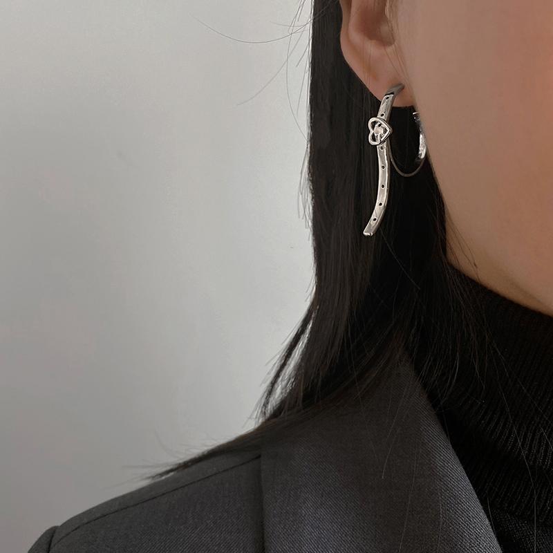 

AENSOA Silver Color Big Hoop Earrings Korean Geometric Metal Belt Shape Circle Earrings for Women Female 2021 Trend Jewelry Gift