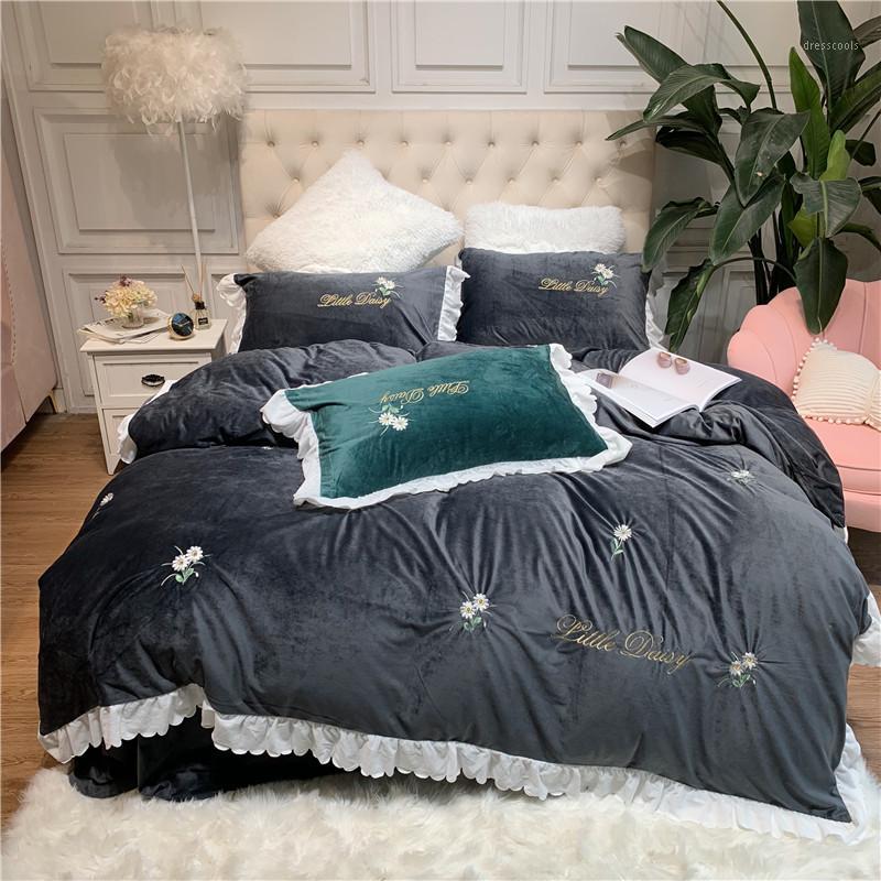 

2020 Classic embroidery fleece fabric bed linen dark gray bedding queen king size duvet cover pillowcases bedspreads 4/7pcs sets1, Gold