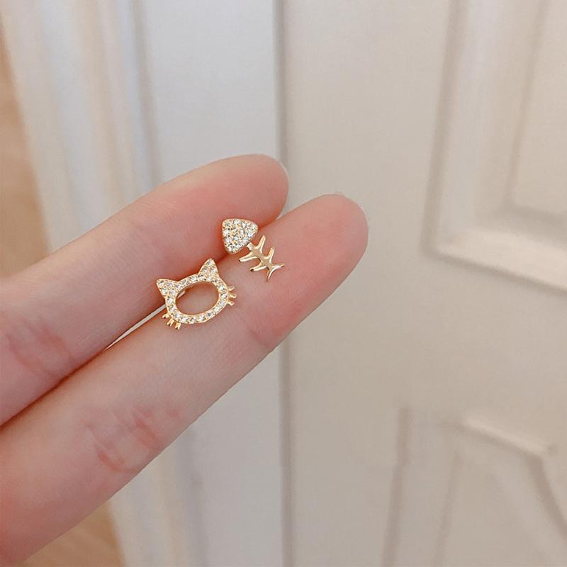 

Cute Asymmetric Animal Cat Fish Bone Stud Earrings Charming Women's Wedding Party Gold Earrings Creative Girl Jewelry Gift
