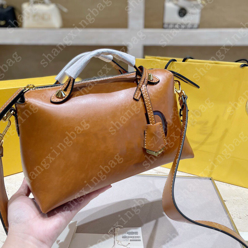 

Fashion Luxurys designers crossbody bag Baguette handbags Tote shoulders Vintage Purse with Wholesale price XT, Colore 1